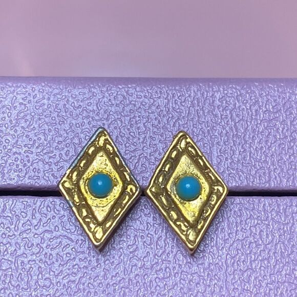 💛 Vintage Gold Filled Diamond Shape Faux Turquoise Earrings - Picture 2 of 6